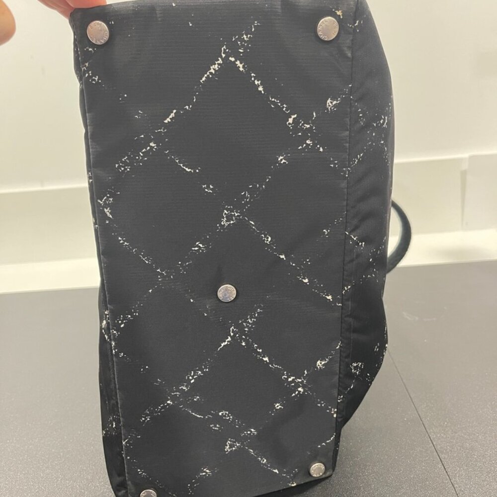 Chanel Travel Ligne Tote ( - Picture 8 of 12